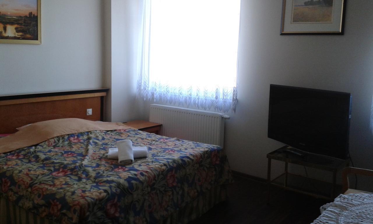 ויילאון Noclegi Helios & Hotelowa מראה חיצוני תמונה